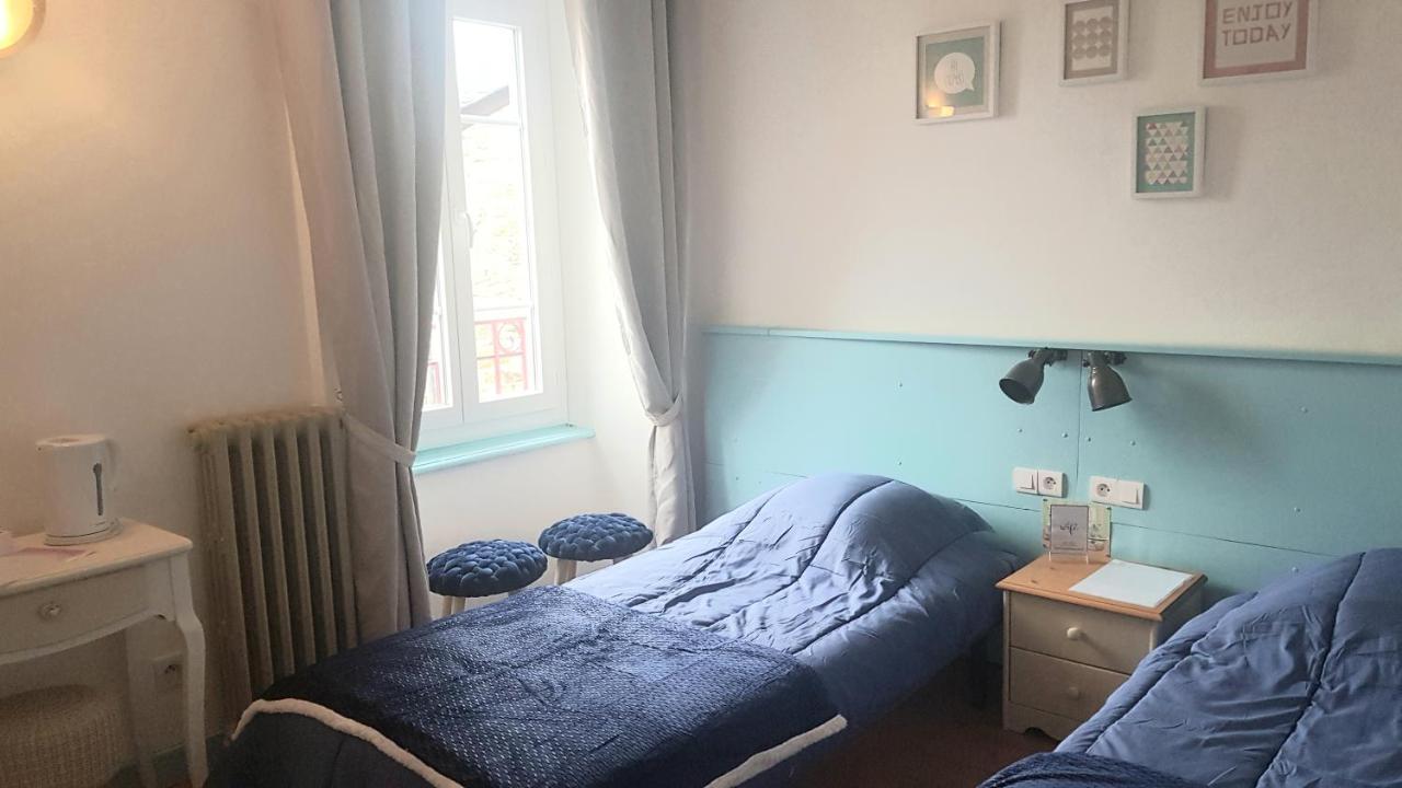 Maison D'Hotes "La Pierre Pointue" Saint-Léons Zewnętrze zdjęcie